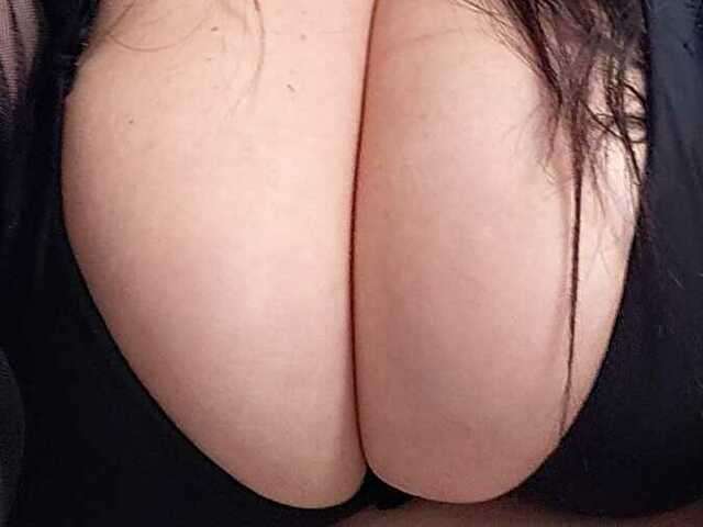 VANESASQUIRT free sexy photo