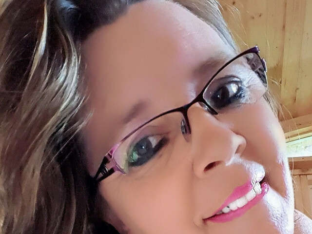 LIVEMILFI free sexy photo