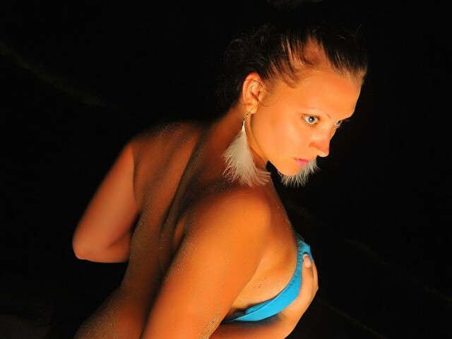 CYBERBLONDE free hard sexy photo