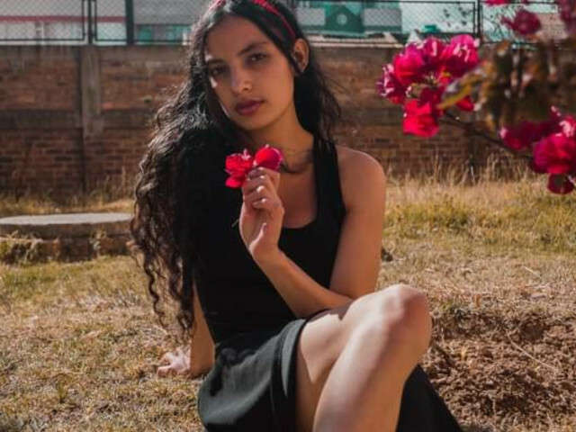 MIAWILD free sexy photo