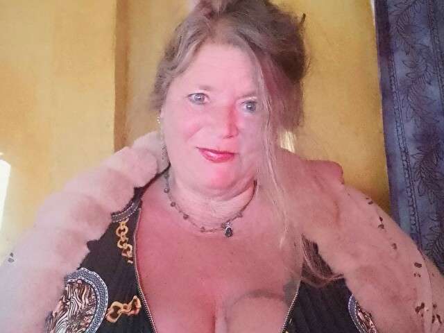 VAMPWOMAN free sexy photo