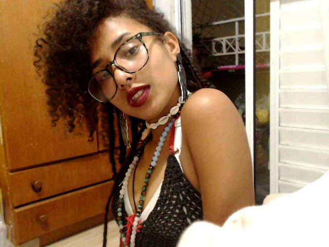 COURTNEYLEOA free sexy photo