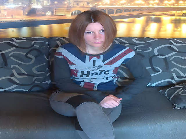 AMBERWALLET free sexy photo