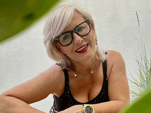 ADELEMILF free sexy photo