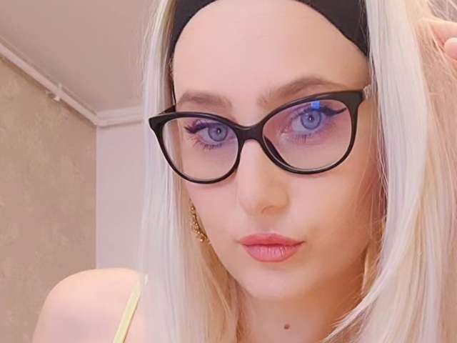 NATASHAROUGE free sexy photo