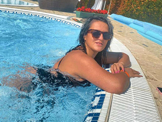 SELENAQ free sexy photo