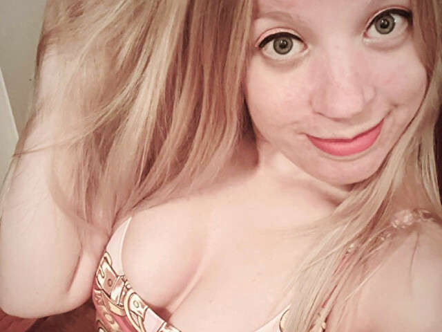 MISSESYINTHE free sexy photo