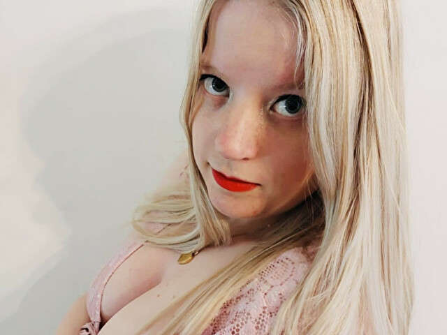 MISSESYINTHE free sexy photo
