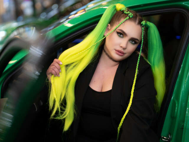 MAYBEYESS free sexy photo