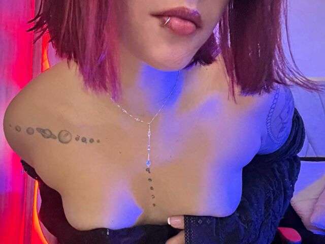 AMELIEWHITE free sexy photo