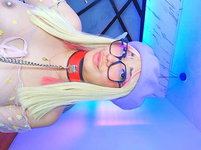 BRENDAA free hard sexy photo
