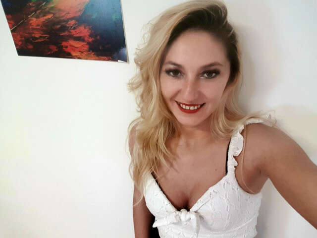 ANAISBOND free sexy photo