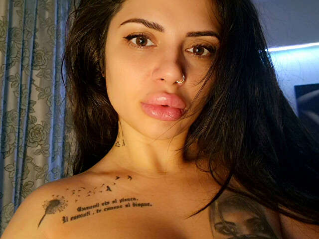 EVELYNNE free sexy photo