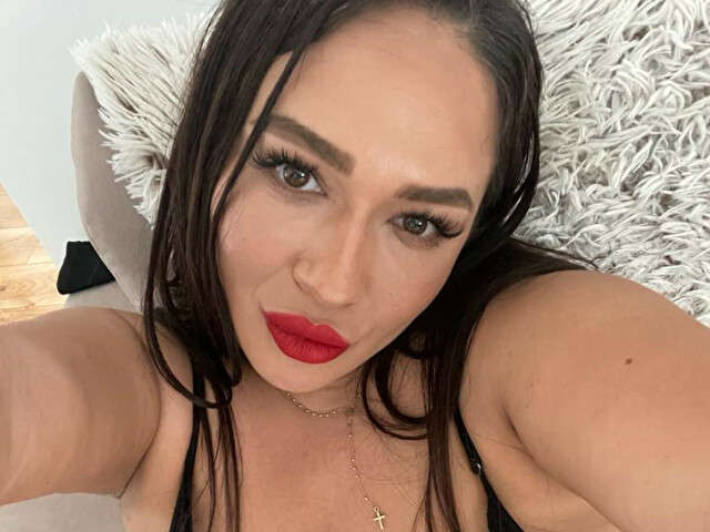 KHLOEAVERNN free sexy photo