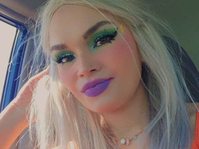 BUNNIIQUINN free sexy photo
