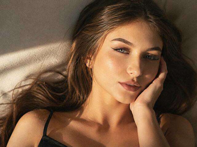 ROSIESTAR free sexy photo