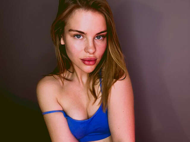SWEETKARINA free sexy photo