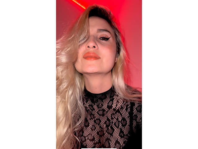 ISABLONDE11 free sexy photo