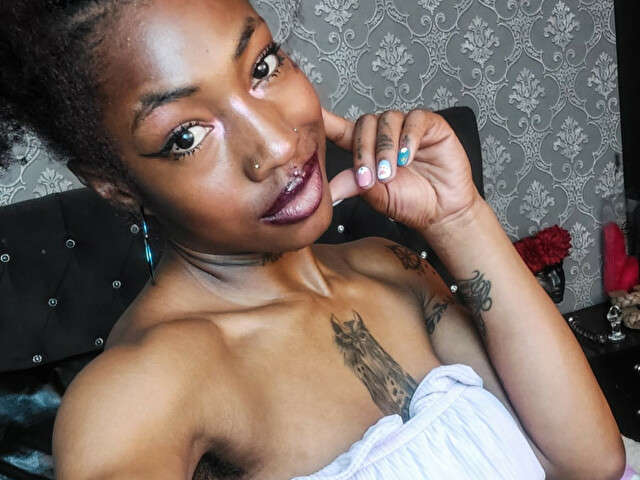 VERONIKROMAN free sexy photo