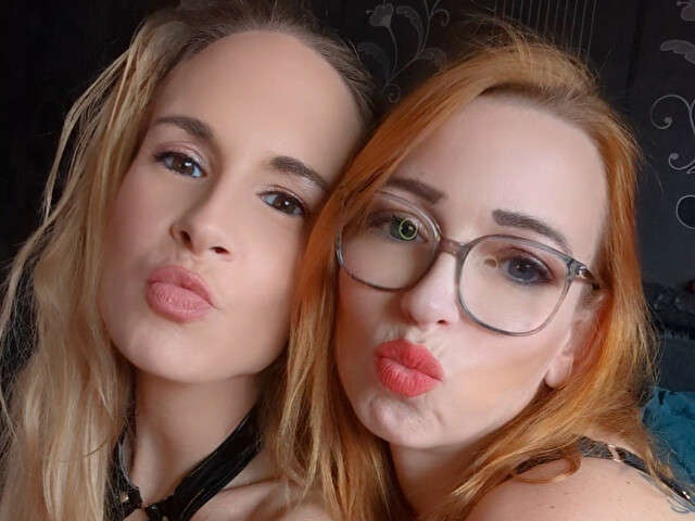 NAOMIFRIENDS free sexy photo