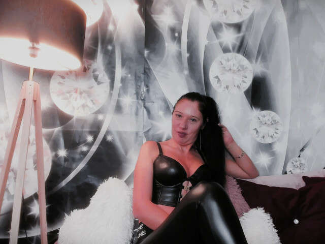 LARABLUE free sexy photo