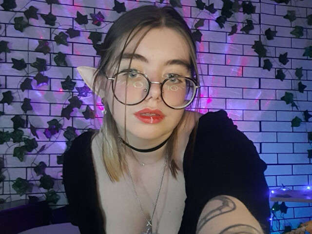 NEVELITT free sexy photo