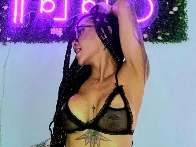 MIABRUNETTE free hard sexy photo
