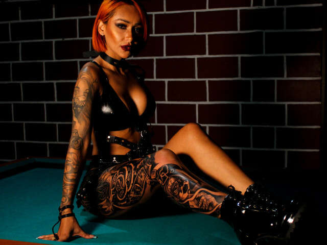 MIABRUNETTE free sexy photo
