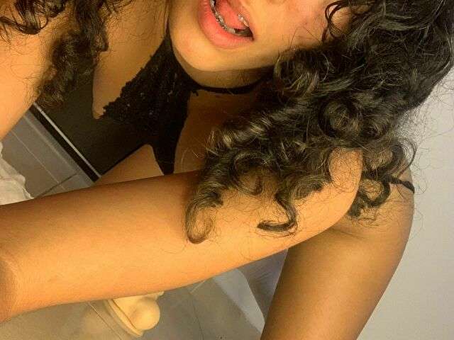 LILI20 free hard sexy photo