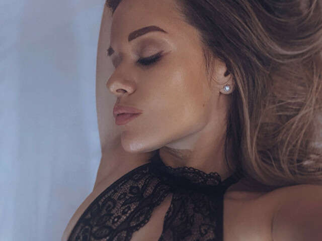 SQUIRTJULIA free sexy photo