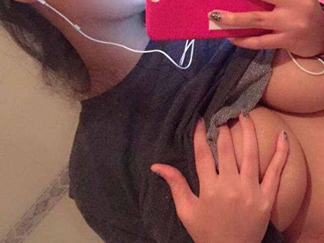FATTYWBOOBS free hard sexy photo