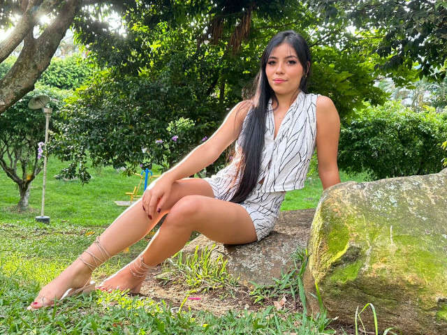 ALONDRABROKS free sexy photo
