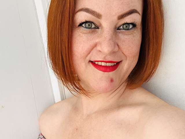 MATURESANDRA free sexy photo