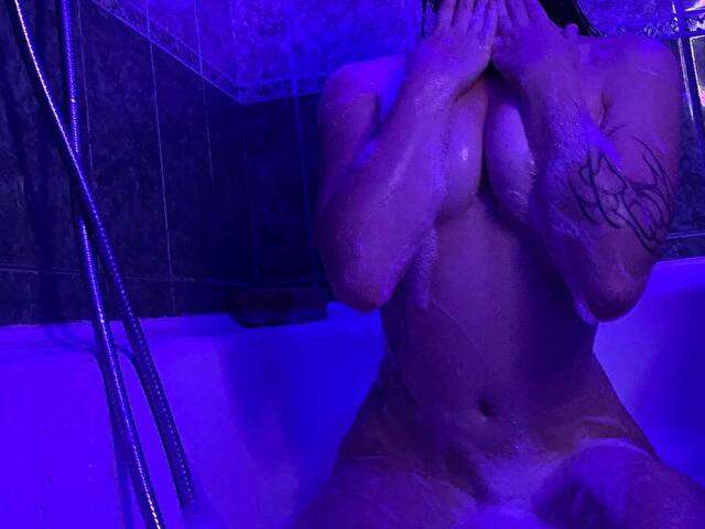ERIKABRIAN free hard sexy photo