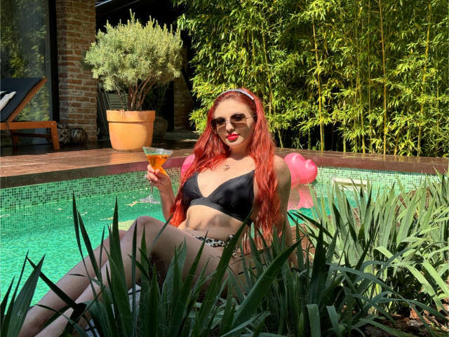 SELENABLAIR free sexy photo