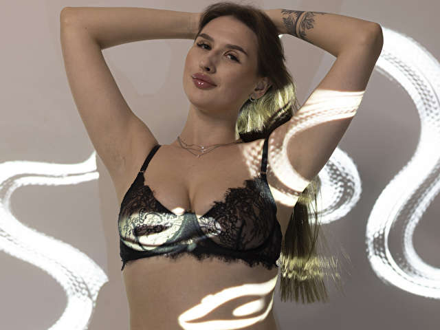 MELISSAKIRKE free sexy photo