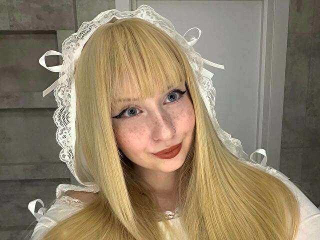 LUXURYCUTIE free sexy photo