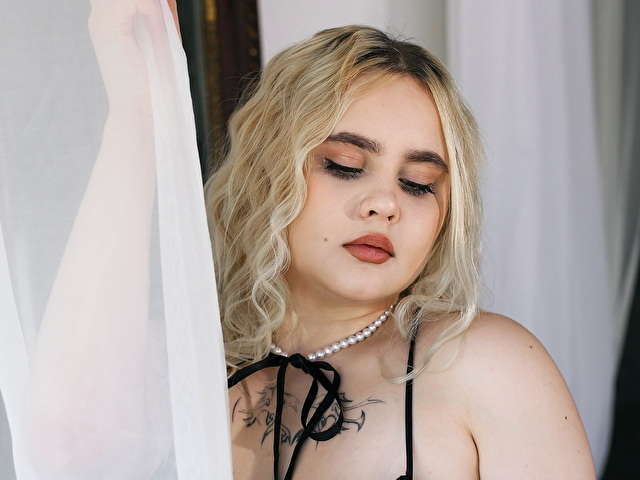 JULIA20 free sexy photo