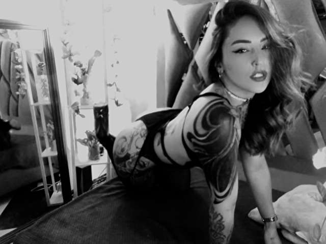 MEGANINKED free sexy photo