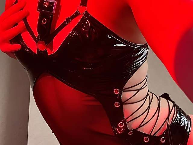 KIRAKELLY free sexy photo