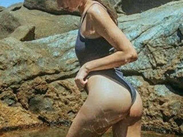CAROLIEEN99 free sexy photo