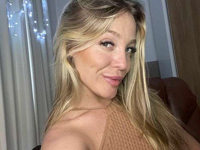 CHANTALL98 free sexy photo