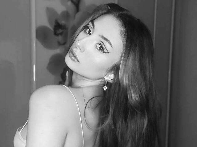 JIIGGLY free sexy photo