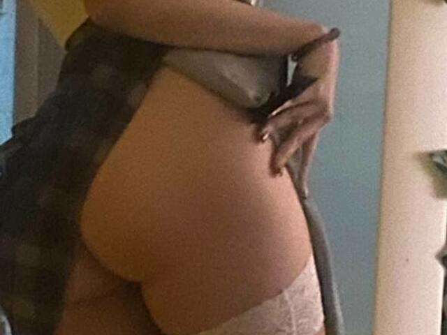 JIIGGLY free sexy photo