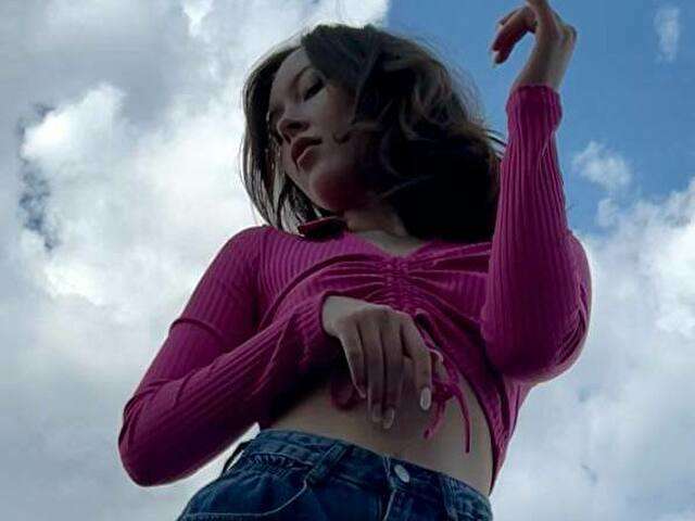 ISOBELLEE free sexy photo