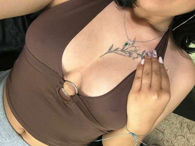 DENNERYS20 free sexy photo