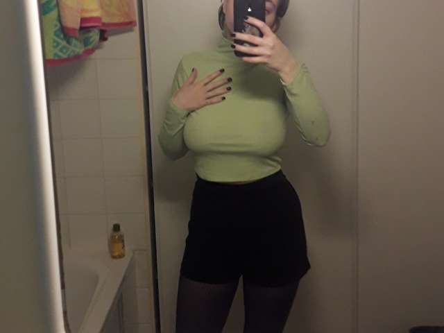LOULAXOXO free sexy photo