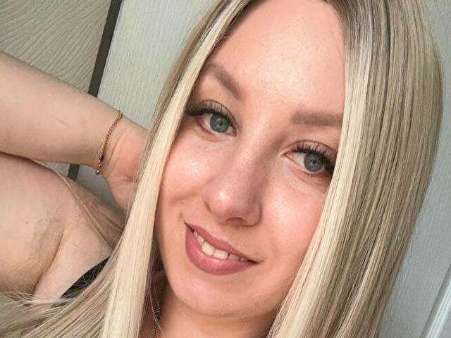 KAROLINA free sexy photo