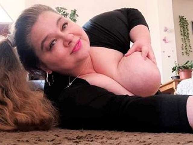 SEXYMOLLIG free hard sexy photo