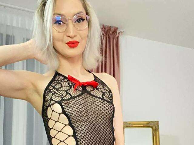 LOONYANNIE1 free sexy photo